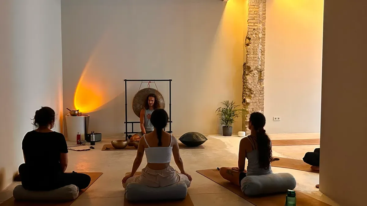 Baño de sonido grupal con gong en Valencia